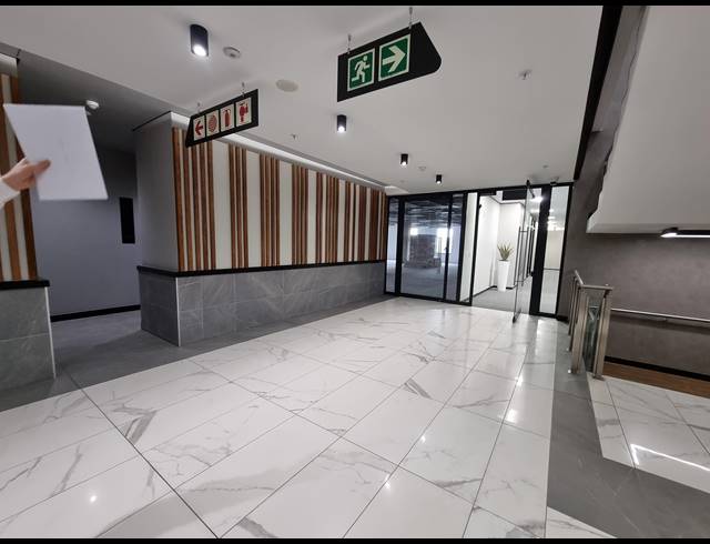 1,151M² OFFICE TO LET IN GLENADRIENNE